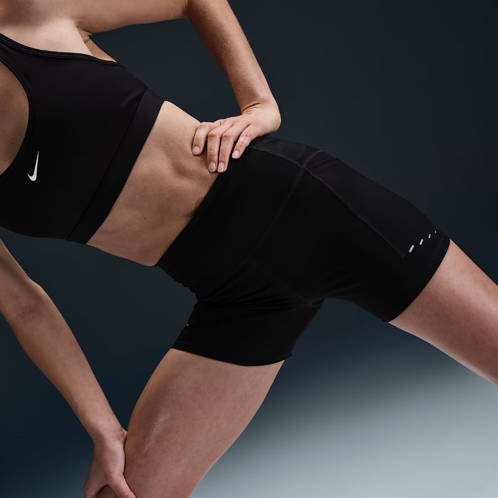 Nike Swift Women's High-Waisted 4" Tight Running Shorts with Pockets Black Small